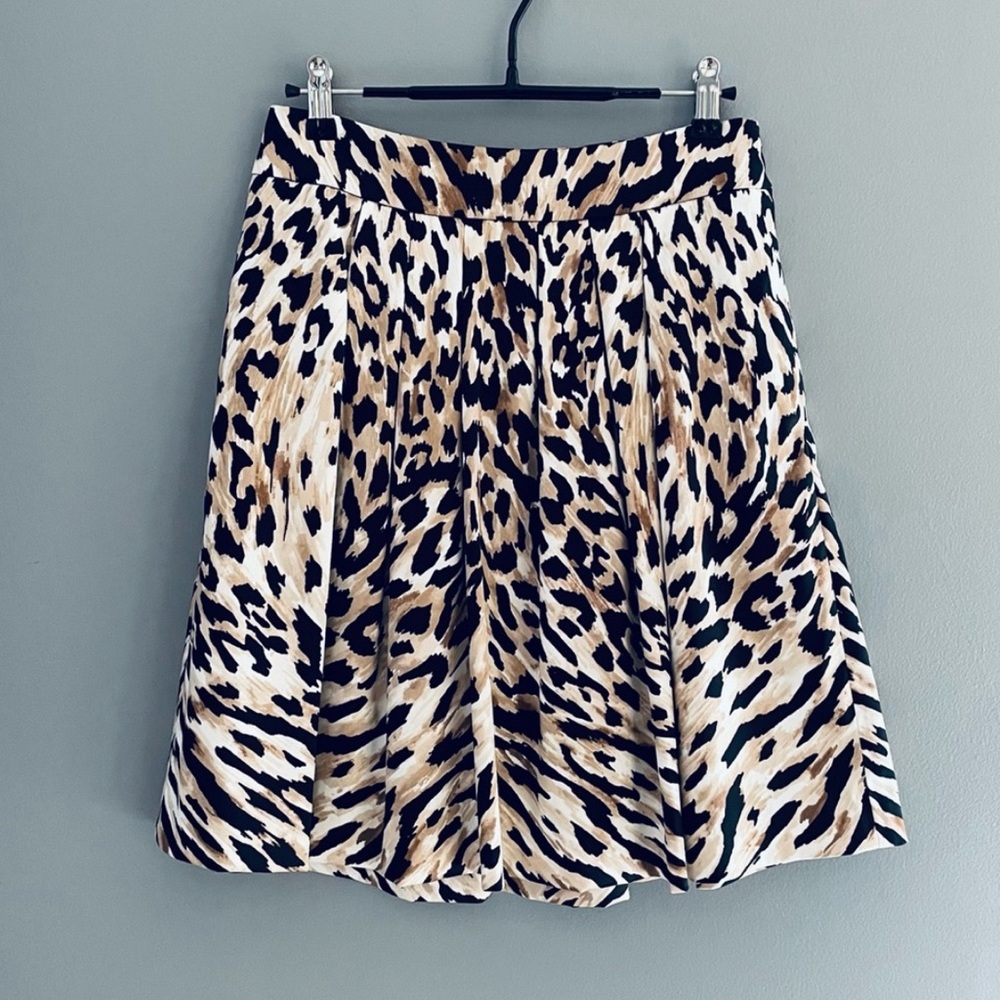 WHBM Satin Pleated Animal Print Skirt w/ Pockets, size 0